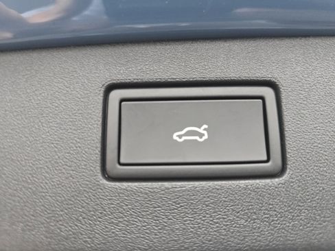 New 2026 Volkswagen Tiguan SE AWD/4WD image 18