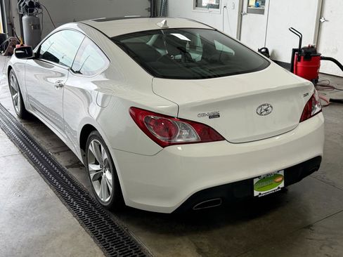 Used 2012 Hyundai Genesis 2.0T Premium RWD image 27