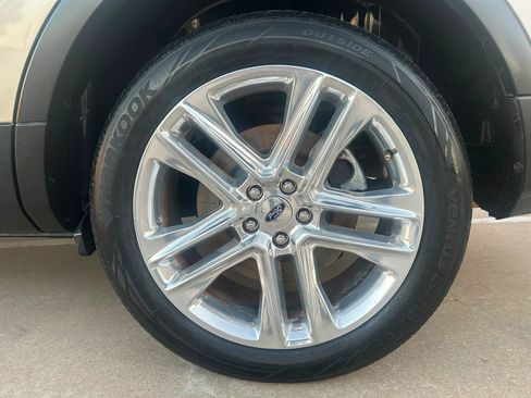 Used 2017 Ford Explorer Limited w/ Equipment Group 301A FWD image 36