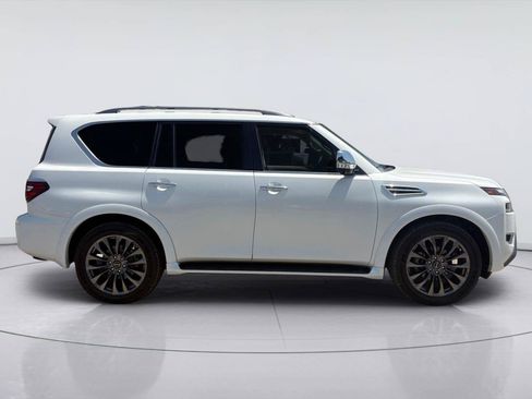 Used 2023 Nissan Armada Platinum w/ Captain's Chairs Package RWD image 2