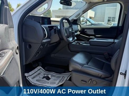 Used 2025 Ford Expedition Active AWD/4WD image 10