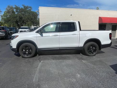 Used 2025 Honda Ridgeline Black Edition image 2