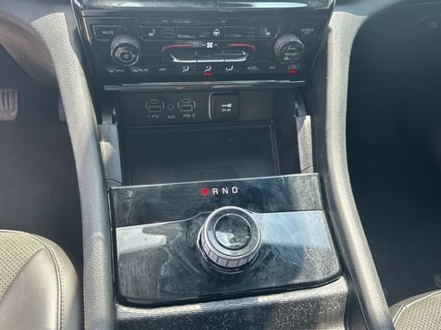 Certified 2025 Jeep Grand Cherokee Altitude AWD/4WD image 29
