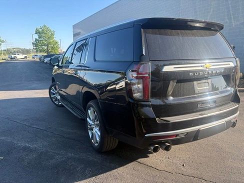 Used 2022 Chevrolet Suburban High Country AWD/4WD image 7