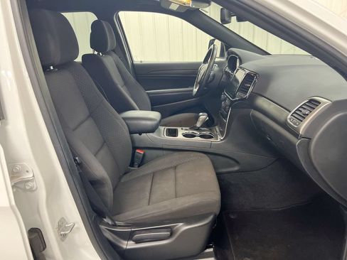 Used 2022 Jeep Grand Cherokee Laredo E AWD/4WD image 22