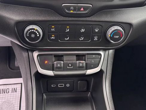 Used 2024 GMC Terrain SLE FWD image 14