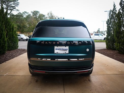Used 2025 Land Rover Range Rover SV image 10