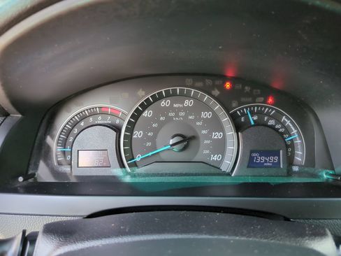 Used 2015 Toyota Camry LE FWD image 12
