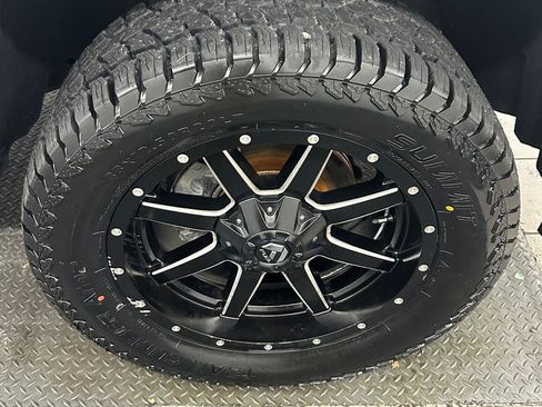 Used 2018 Chevrolet Silverado 1500 LT w/ All Star Edition image 37