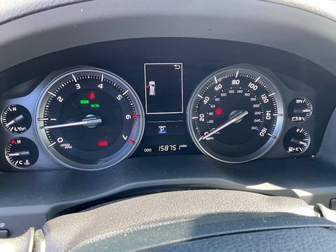 Used 2016 Toyota Land Cruiser image 14