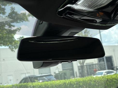 Used 2025 BMW 230i Coupe w/ M Sport Package image 30