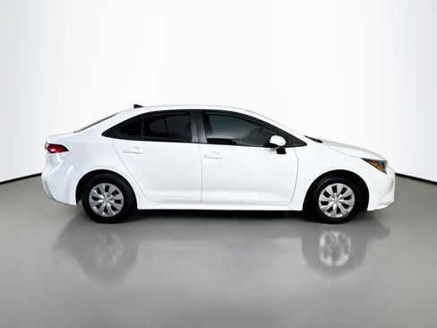 Used 2022 Toyota Corolla L FWD image 11