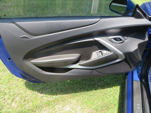 Used 2022 Chevrolet Camaro LT RWD image 10