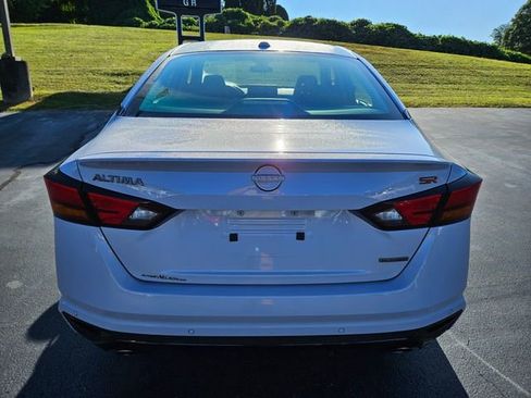 Used 2024 Nissan Altima 2.0 SR image 6