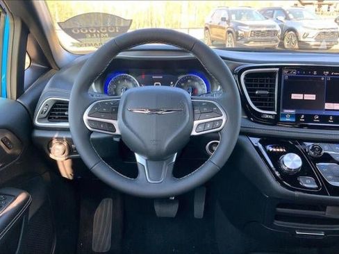 New 2026 Chrysler Pacifica Select FWD image 41