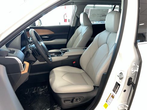 New 2026 Toyota Grand Highlander AWD image 15
