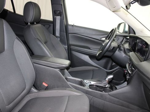 Used 2025 Buick Encore GX Preferred AWD/4WD image 23