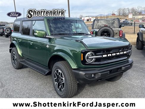 New 2025 Ford Bronco Outer Banks image 1