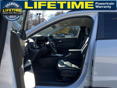 Used 2024 Chevrolet Trax ACTIV w/ Driver Confidence Package image 17