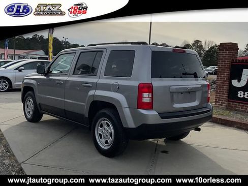Used 2016 Jeep Patriot Sport w/ Power Value Group FWD image 4