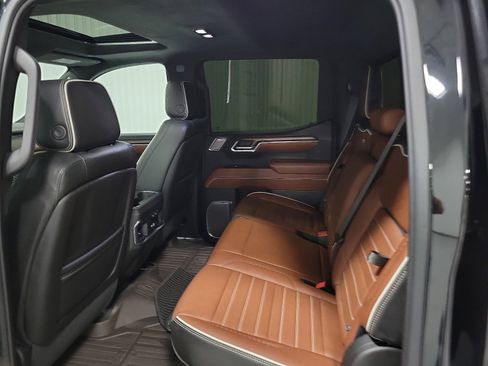 Used 2024 GMC Sierra 1500 Denali Ultimate image 9