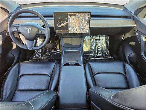 Used 2021 Tesla Model Y Long Range image 17