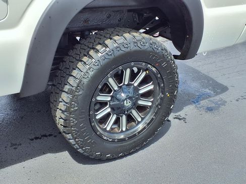 Used 2015 Ford F350 Platinum w/ Snow Plow Prep Package AWD/4WD image 31