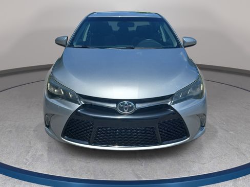 Used 2015 Toyota Camry XSE FWD image 2