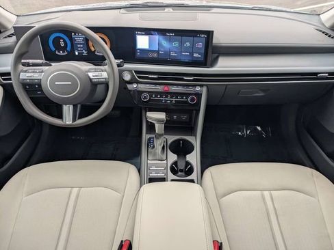 Used 2025 Hyundai Sonata SE image 14