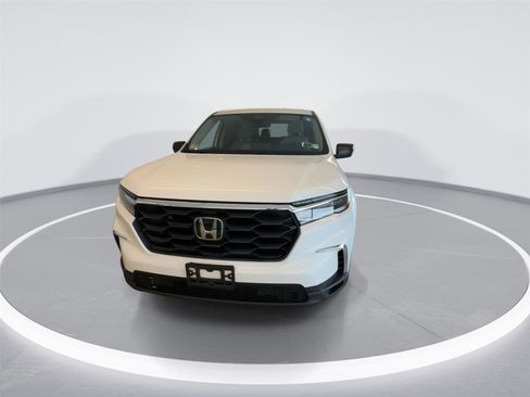 Certified 2023 Honda Pilot LX image 2