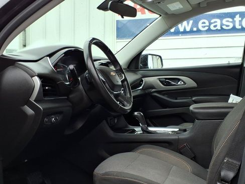 Used 2018 Chevrolet Traverse LT FWD image 8