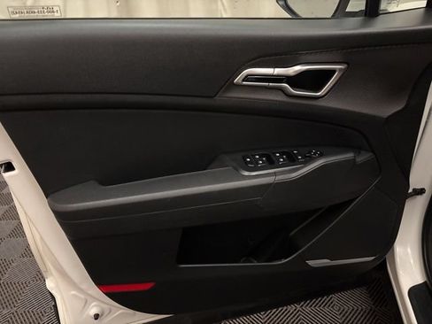 Certified 2023 Kia Sportage LX FWD image 10