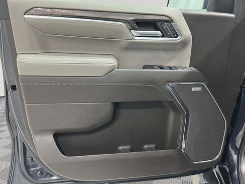 Used 2022 Chevrolet Silverado 1500 LTZ w/ LTZ Premium Package image 18