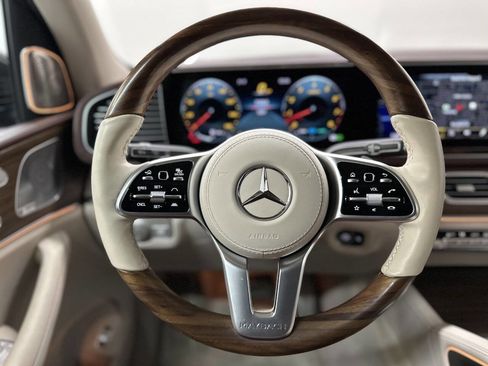 Used 2023 Mercedes-Benz Maybach GLS 600 4MATIC image 16