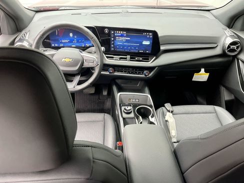Used 2026 Chevrolet Equinox LT w/ Convenience Package II AWD/4WD image 4