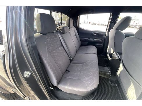 Used 2016 Toyota Tacoma SR5 image 28