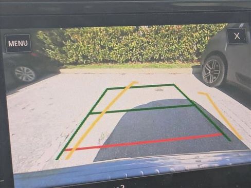 Used 2019 Volkswagen Tiguan SE w/ Panoramic Sunroof Package image 8