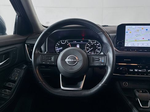 Used 2023 Nissan Rogue SL w/ SL Premium Package image 18