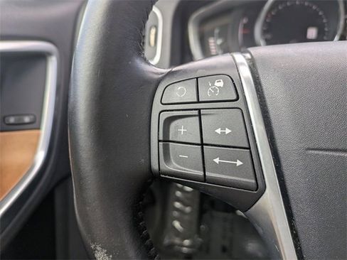 Used 2017 Volvo S60 T5 Inscription Platinum image 26