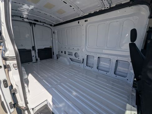 New 2025 Ford Transit 250 148 Medium Roof image 8