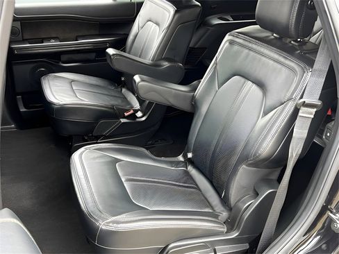 Used 2019 Ford Expedition Limited image 18