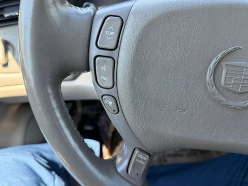 Used 2005 Cadillac De Ville FWD image 16