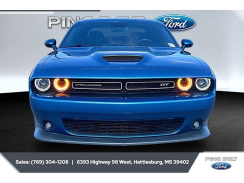 Used 2020 Dodge Challenger GT w/ Plus Package RWD image 3