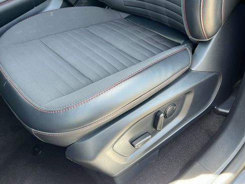 Used 2025 Ford Explorer ST-Line AWD/4WD image 18