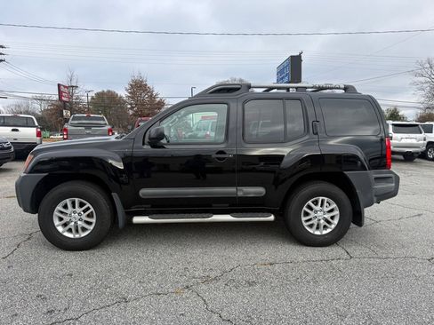 Used 2015 Nissan Xterra S w/ Value Package image 4