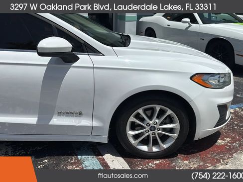 Used 2019 Ford Fusion SE FWD image 14