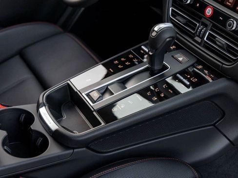 New 2026 Porsche Macan image 81