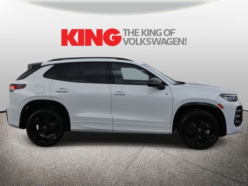 New 2026 Volkswagen Tiguan SE R-Line image 2