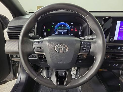 Used 2025 Toyota Camry SE FWD image 26