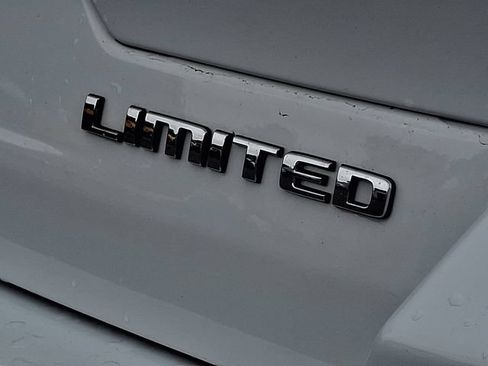 Used 2023 Jeep Grand Cherokee Limited AWD/4WD image 30